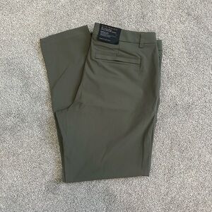 Lululemon ABC Classic-Fit Trouser Warpstreme, size 36" W 32" L, color Army Green